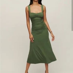 Reformation - surviving knit dress in Moss green